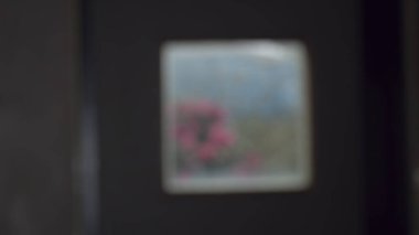 Pencerenin bulanık arkaplanı, bokeh, soyut arkaplan.