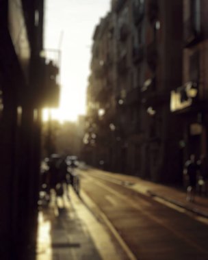 Geceleri şehir bulanıklaşıyor.