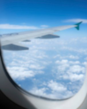 Uçak penceresi, uçak kanadı, seyahat uçağı.