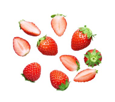 Beyaz arkaplanda izole edilmiş farklı bir çilek açısı - kırpma yolu dahil