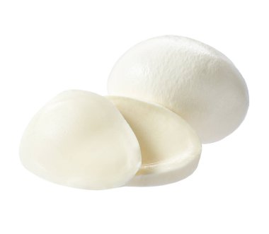 Beyaz arka planda izole edilmiş mozzarella Buffalo peyniri parçaları. mozzarella bufalosu beyaz arka planda izole edilmiş..