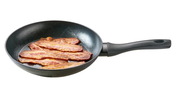 Hot Stekt Bacon Bitar Skillet Isolerad Vit Bakgrund Ovanifrån — Stockfoto