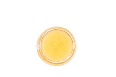 Beyaz arkaplanda izole edilmiş zencefil reçeli kavanozunu aç, üst görünüm.