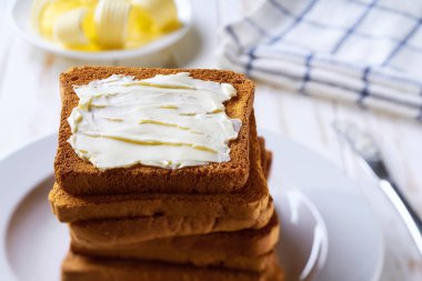 Tereyağlı sandviç dilimleri, seçici odaklanma.