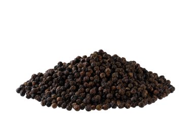 Beyaz arka planda izole edilmiş siyah biber tohumları. Karabiber yığını izole edilmiş..