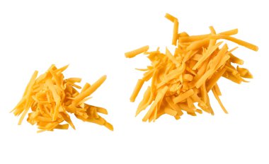 rendelenmiş kırmızı çedar peyniri beyaz arkaplanda izole edilmiş, üst görünüm