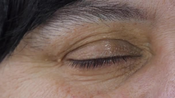 Close Macro Olho Humano Abrir Olhos Íris Bela Olhos Negros — Vídeo de Stock