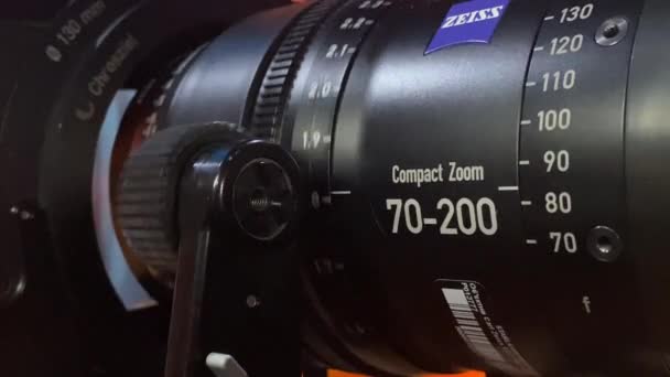 Panning Professional Video Camera Lens Lente Câmera Vídeo Vista Lateral — Vídeo de Stock