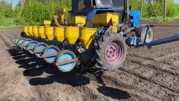Agricultura Granja Tractor Máquina Siembra Campo Seeder Village Planter Rural — Vídeo de stock