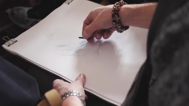 Artist Draws Sketch Piece Paper — Vídeo de stock