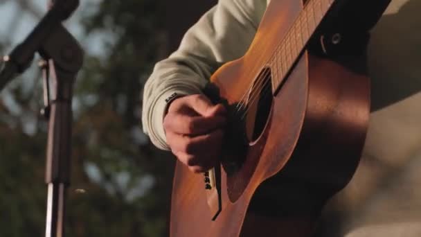 Musicien Joue Guitare Acoustique — Video
