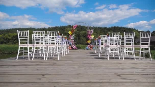 Bröllopsbåge Varm Sommardag — Stockvideo