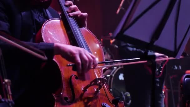Homme Joue Violoncelle Lors Concert — Video