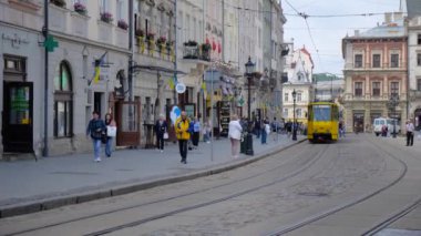 Ukrayna. Lviv. Pazar meydanı. 05.05.24 Eski tramvay