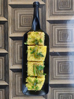Chana Dal Dhokla nane aromalı, seçici odaklı