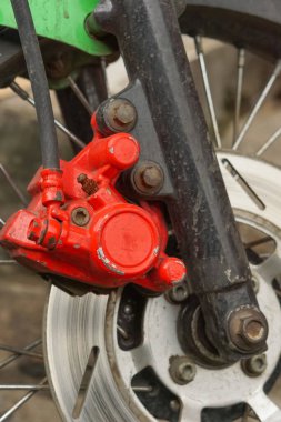 Kırmızı Motosiklet Diski Fren Kalibresi