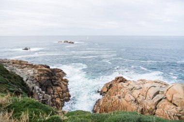 Bulutlu bir günde Koruna Galicia 'da uçurum. 
