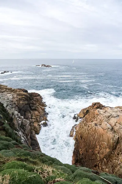 Bulutlu bir günde Koruna Galicia 'da uçurum. 