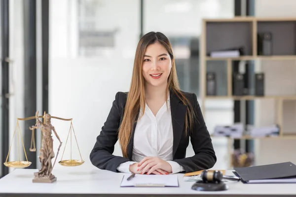 Female Intelligent Law Attorney Lawyers Working Law Firms Judge Gavel 스톡 사진