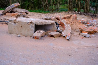 Beton atık, beton kırıntıları, inşaattan arta kalanlar. İletişim onarımı