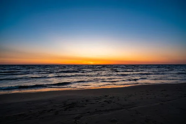 Вид Небо Над Пляжем Красивый После Заката Поздний Вечер Балтийского — стоковое фото