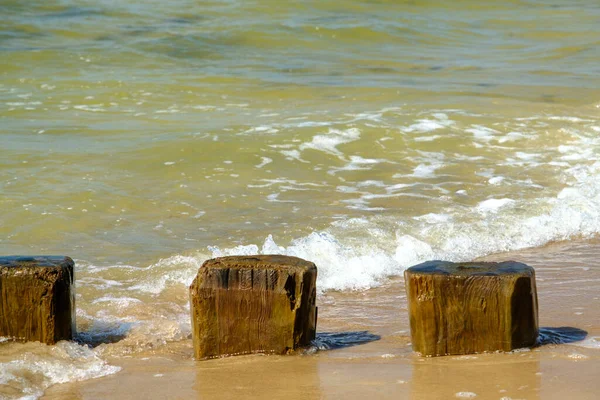 Wooden Wave Breaking Poles Sunny Day Row Grooves Baltic Sea — Stock Photo, Image
