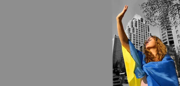 Banner Inget Krig Ukrainska Flicka Ljus Och Färgstark Mot Svart — Stockfoto