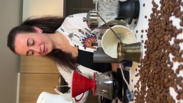 Beautiful Young Woman Black Hair Pours Water Different Professional Coffee — Stock Video