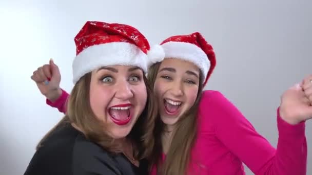 Gridare Con Gioia Abbracciare Con Pollice Ballare Video Natale Emozioni — Video Stock