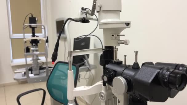 Innenraum Einer Modernen Augenarztpraxis Einem Optikgeschäft Oder Einer Klinik Professionelle — Stockvideo