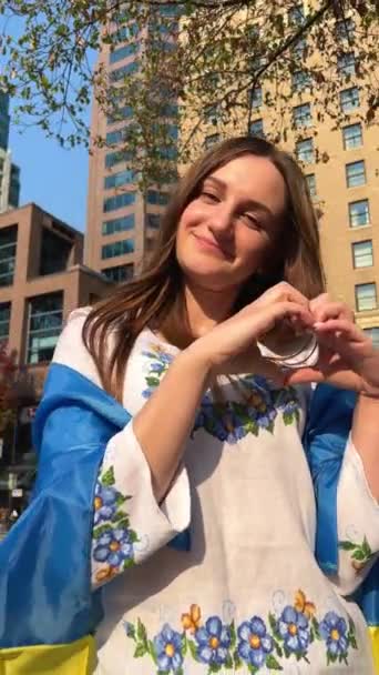 Young Woman Embroidered Vyshyvanka Shirt Ukrainian Symbol Shoulders Flag Ukraine — Vídeos de Stock