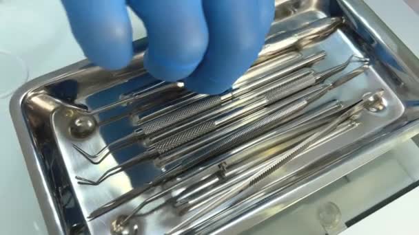Tıbbi Aletlerin Sterilizasyonu Ambalajı Diş Aletleri Ekipmanlar Yüksek Kaliteli Görüntü — Stok video