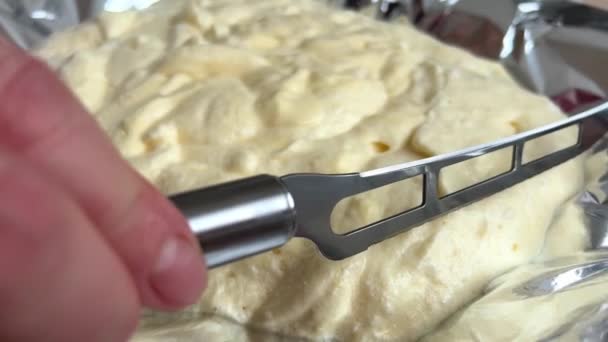 Womans Hand Levels Dough Knife Slides Shiny Thick Batter Levels — Vídeos de Stock
