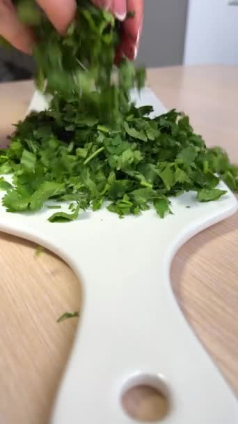 Close Footage Woman Cutting Fresh Green Cilantro Leaves Wooden Cutting — Stock Video