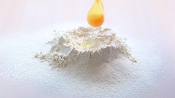 Slow Motion Falling Eggs Flour Food Footage Egg Dripping Flour — Vídeo de stock