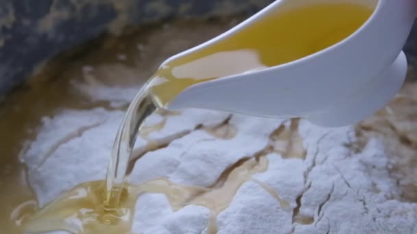 Pour Sunflower Oil Dough Process Making Dough Adding Sunflower Oil — Stockvideo
