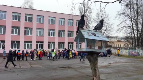 School Children Stand Line Bomb Shelter Siren Basement Hide Missiles — Vídeo de Stock