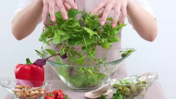 Girl Mixes Lettuce Hands She Pours Glass Plate Vegetarian Food — 비디오