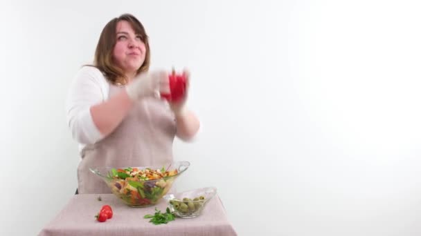 Plump Woman Dancing Showing Thumbs Pointing Salad Delicious Shaking Head — Stockvideo