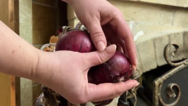 Female Hands Clean Onions Fireplace Country House Homestead Village Culinary — Video Stock