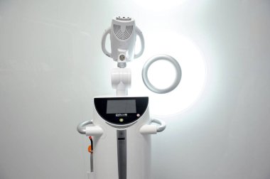 Beyond Poluse advanced whitening system with dental UV laser whitening device eye apparatus is protected by goggles. Tretmant whitening with light laser and fluorine Ukraine Vinnitsa 2023