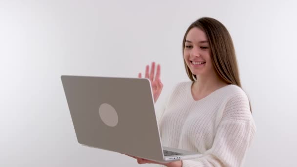 Bela Jovem Bonito Menina Acenando Para Câmera Laptop Falando Com — Vídeo de Stock