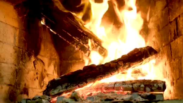 Lángok Színek Valódi Tűz Kezd Égni Majd Oltsa Elszigetelt Alpha — Stock videók