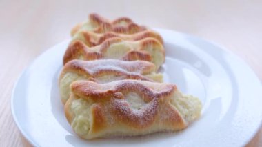 Kremalı taze limonlu gugelhupf. Yüksek kalite 4k görüntü