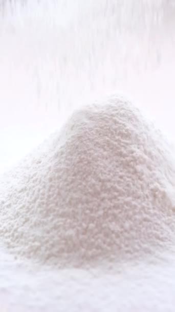Bread Baking Flour Poured Pile Sifted Supplying Oxygen Preparing Dough — Αρχείο Βίντεο