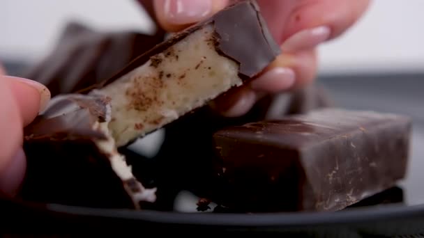 Chicotes Com Outros Nomes Outras Línguas Tratamentos Marshmallow Revestidos Chocolate — Vídeo de Stock