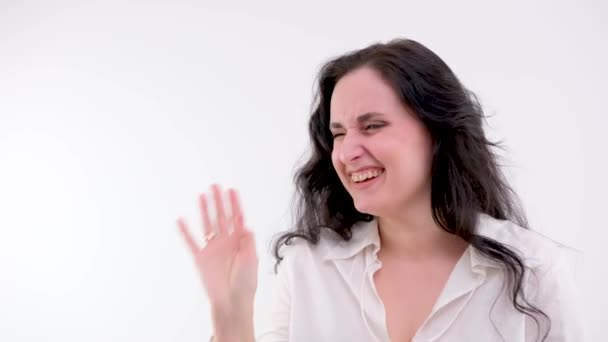 Повільний Рух Крупним Планом Портрет Дорослої Жінки Посміхаючись Представити Оптимістичним — стокове відео