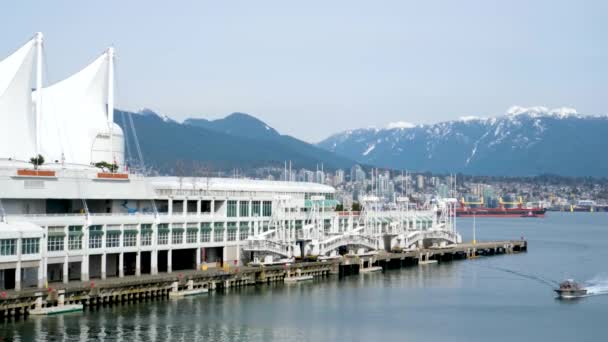 Iate Barco Velas Perto Lugar Centro Vancouver Canadá Coloque Câmera — Vídeo de Stock
