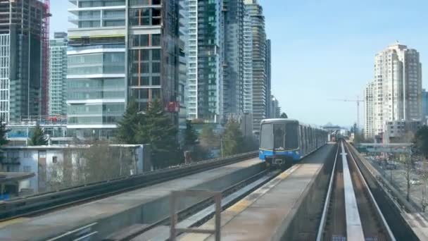 Vancouver Canada Skytrain Monorail Starts Goes Track Vancouver Canada Imágenes — Vídeos de Stock