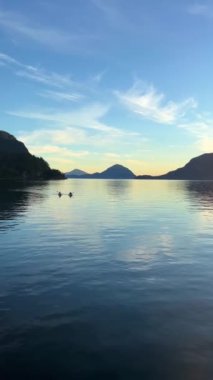 Sonbaharda Porteau Cove Provincial Park, British Columbia, Kanada. Yüksek kaliteli FullHD görüntüler